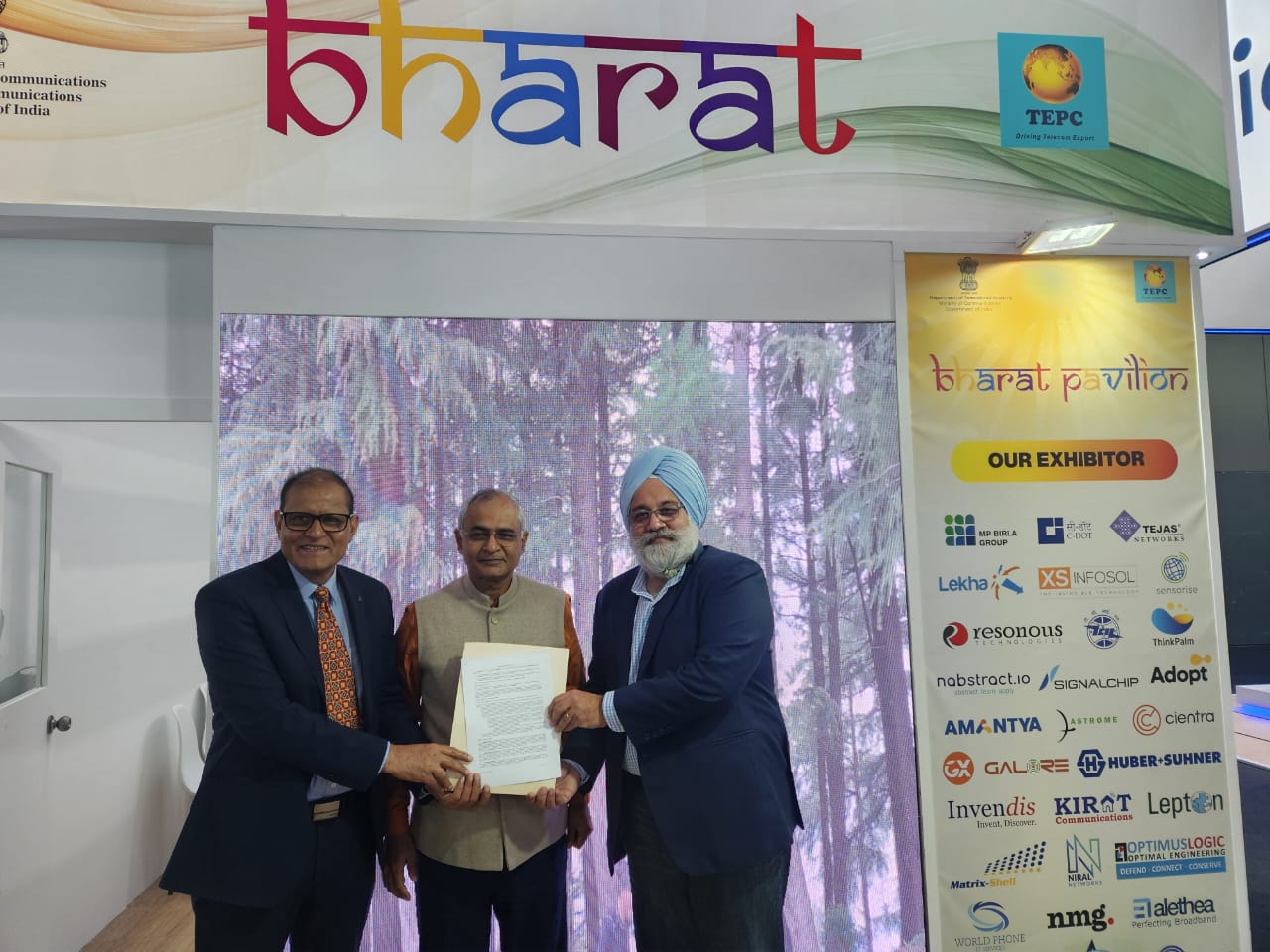 C-DOT and Qualcomm sign MoU towards Atmanirbhar Bharat and driving Design and Make in India Vision